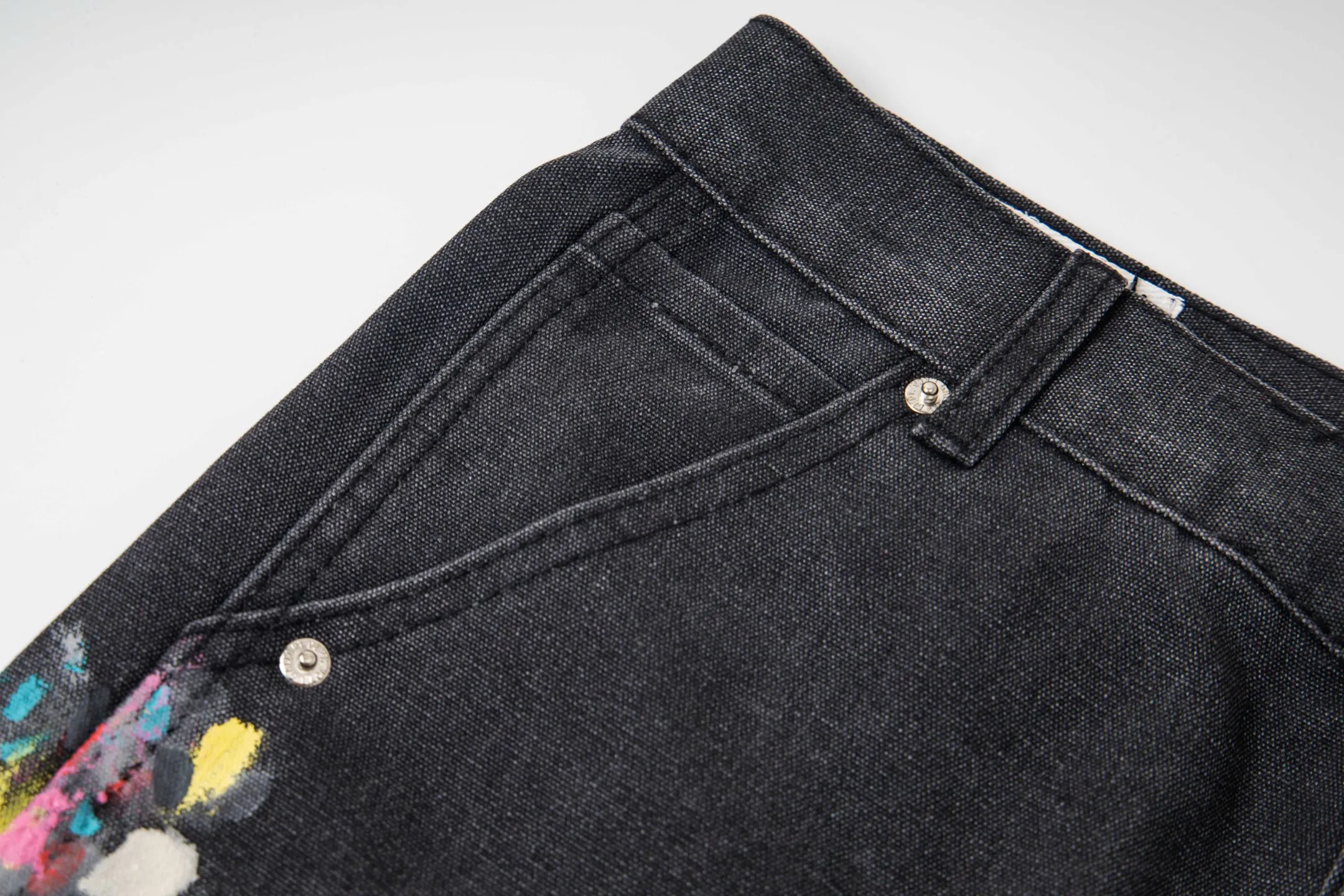 💰240 GALLERY DEPT spliced ​​ink-washed jeans, truly restoring the ultimate texture of Vintage, three-dimensional version, loose and comfortable, not picky about the figure, taller and slimmer, factory-made, original quality control, same style for men and women, can be matched with couples, versatile recommendation, must-have jeans for all seasons, fashionistas have been disappointed. From the quality selection of fabrics, the tailoring of details, and the matching of patterns, they are all impeccable! The upper body is so handsome when worn...it can be easily worn by men, women and children! The craftsmanship is made of heavy-duty washed pure cotton denim fabric. After washing, it is soft and thick. It is very stylish when worn on the body. Style number: 1800# Color: black Size: 28 30 32 34 36